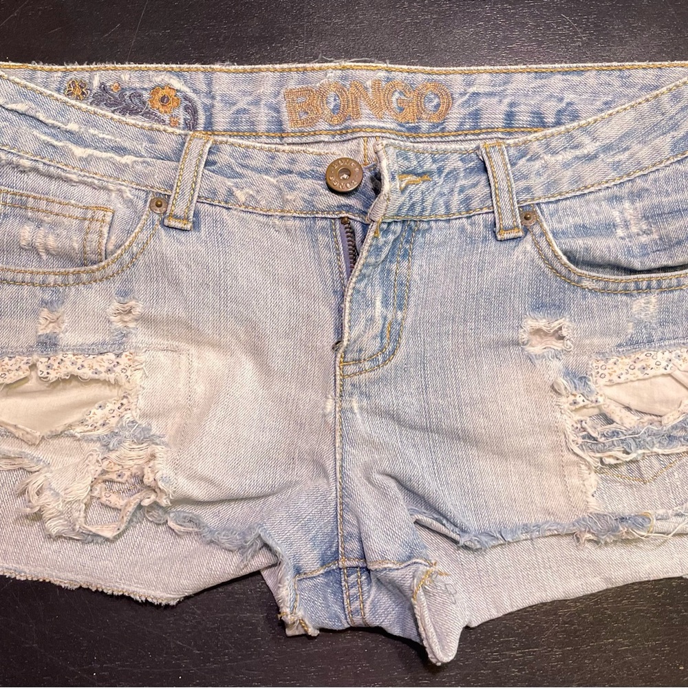 ✿ VINTAGE Y2K EMBROIDERED BONGO SHORTS ✿